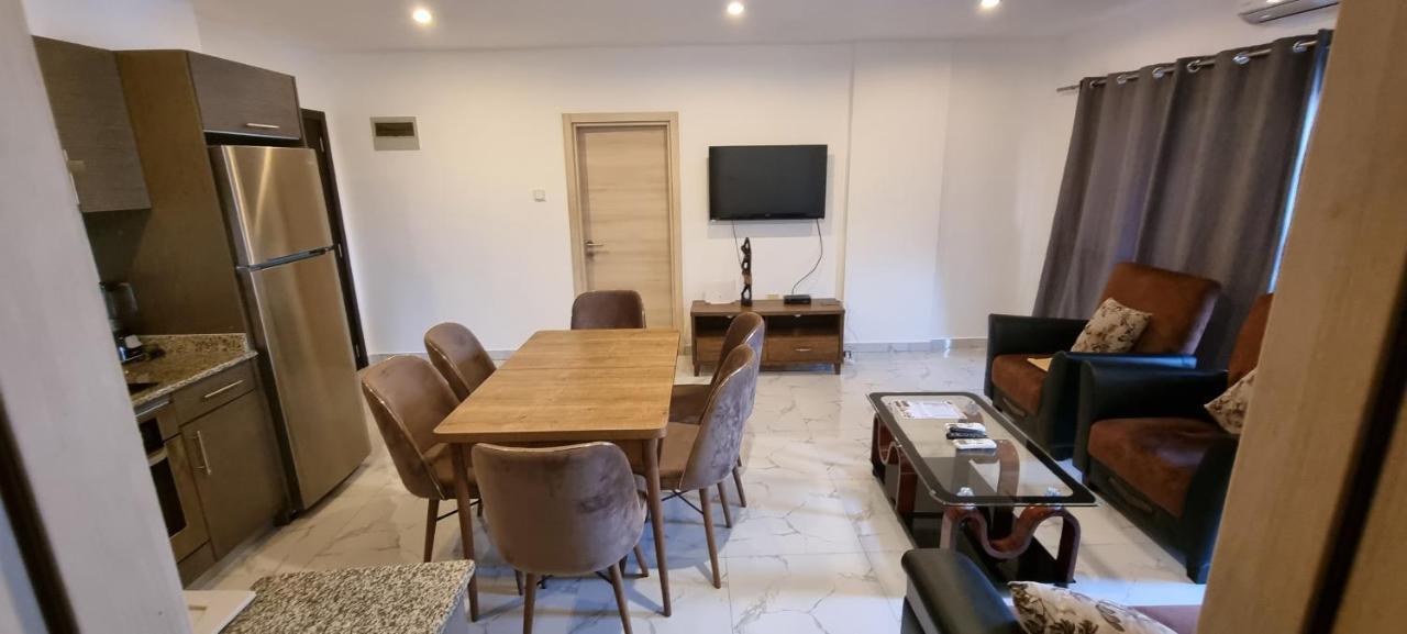 The Gallery Luxury Suites Cpg Іст-Легон Екстер'єр фото