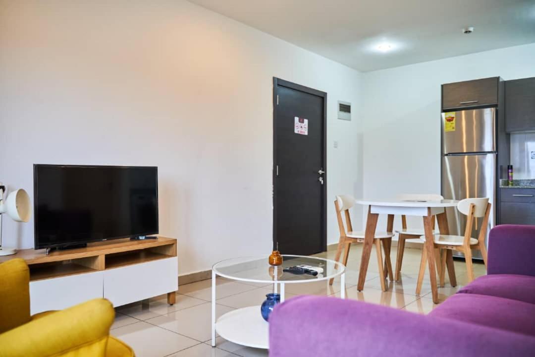 The Gallery Luxury Suites Cpg Іст-Легон Екстер'єр фото