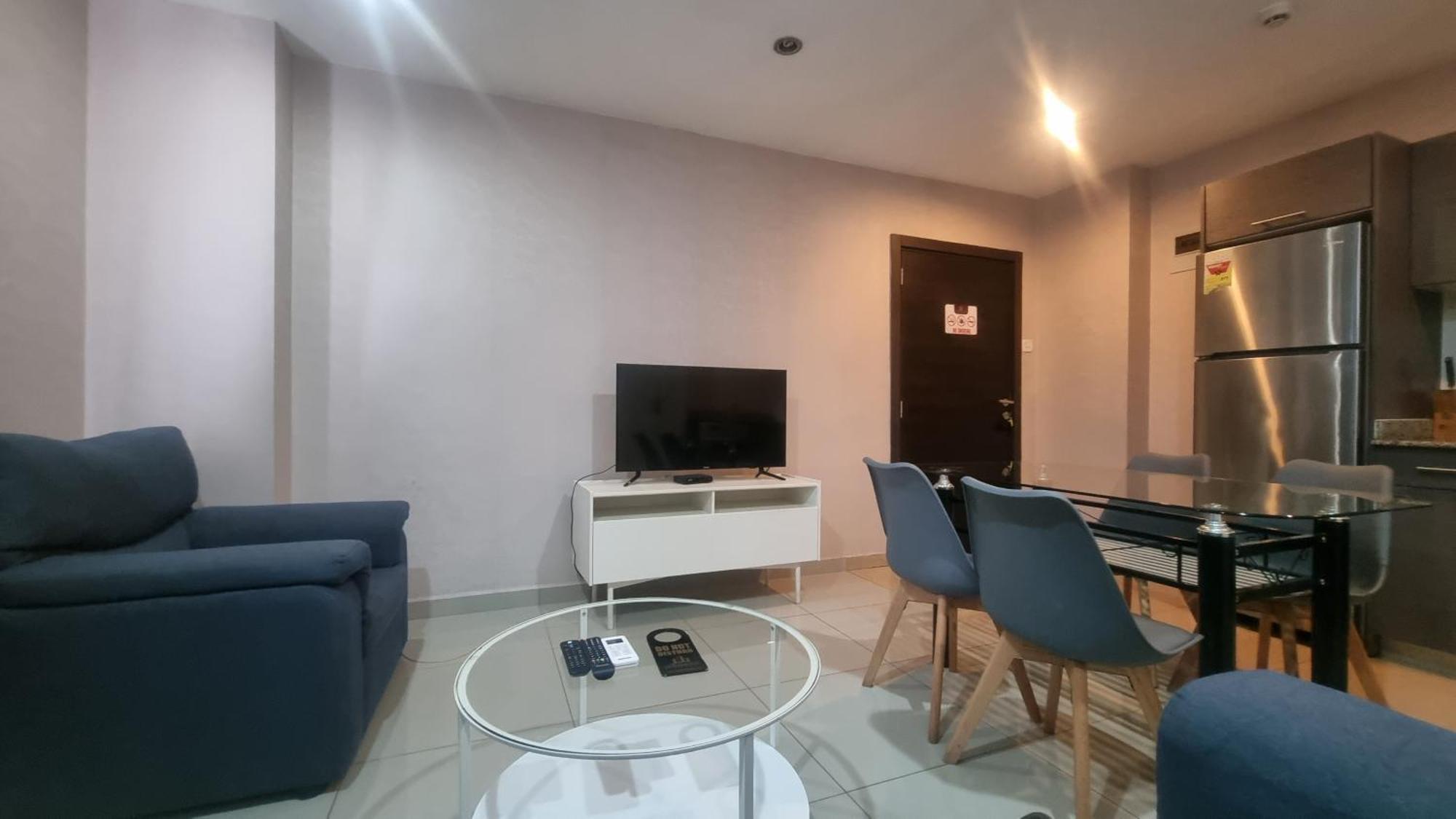 The Gallery Luxury Suites Cpg Іст-Легон Екстер'єр фото