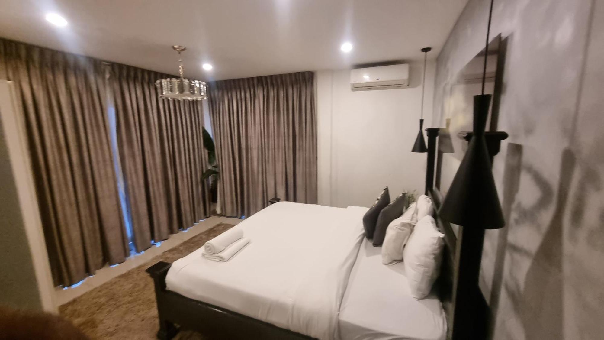 The Gallery Luxury Suites Cpg Іст-Легон Екстер'єр фото