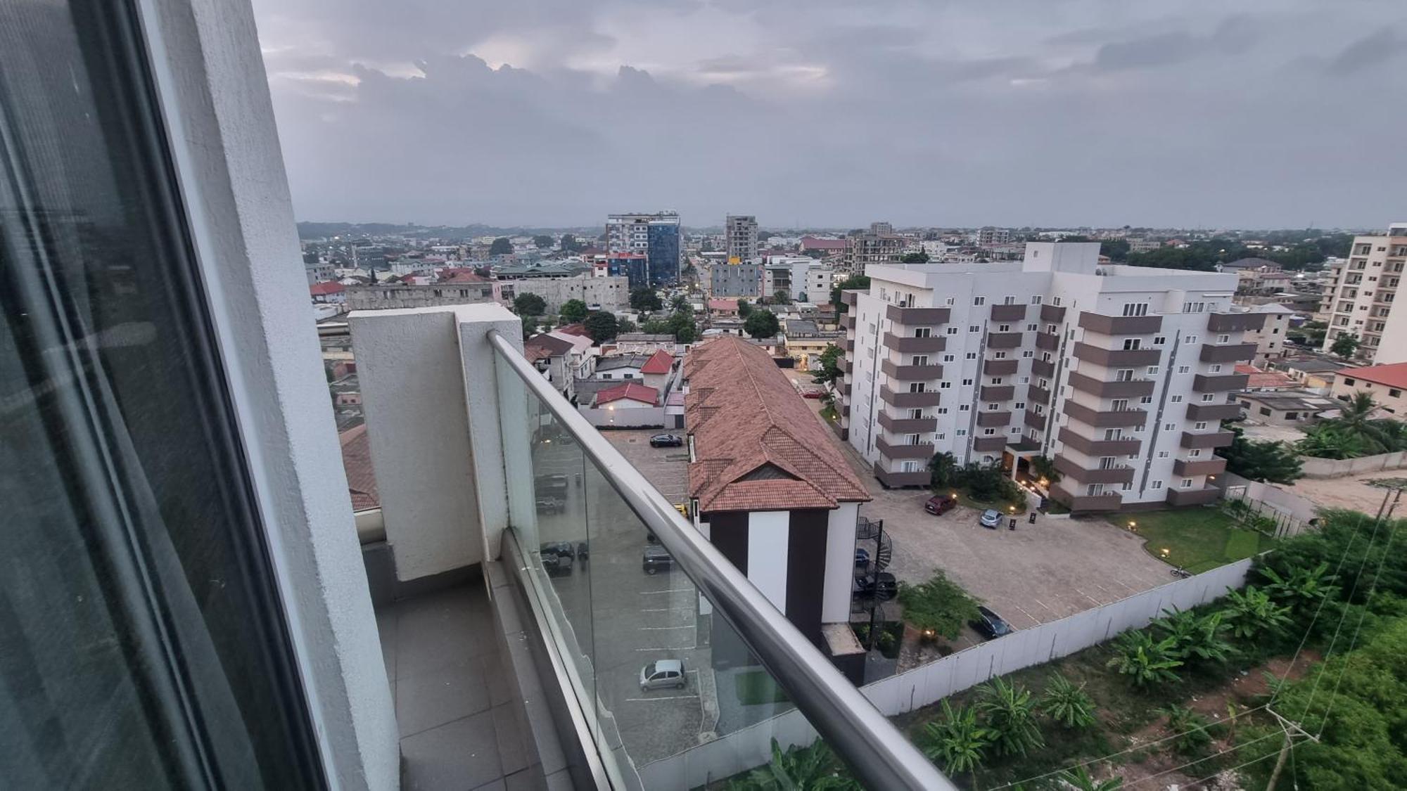 The Gallery Luxury Suites Cpg Іст-Легон Екстер'єр фото