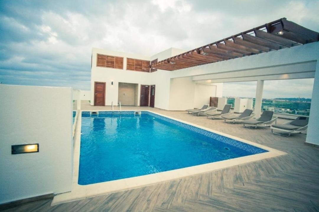 The Gallery Luxury Suites Cpg Іст-Легон Екстер'єр фото